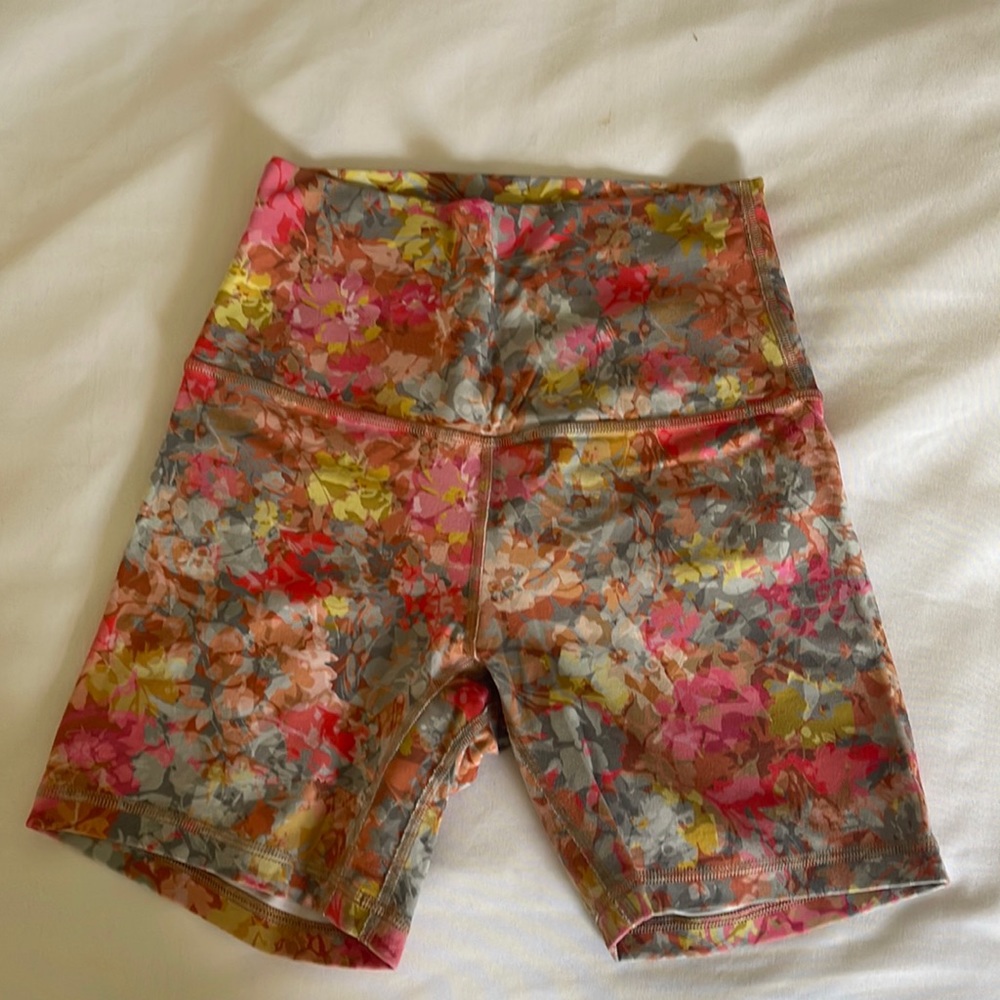 Lululemon align 6’’ shorts